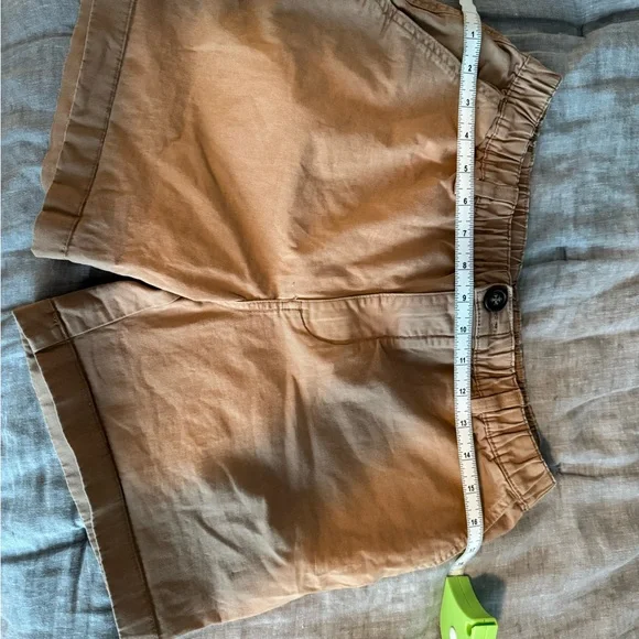 Chubbies “The Staples” Dark Khaki Shorts - 5.5” Sz. M - Picture 3 of 6
